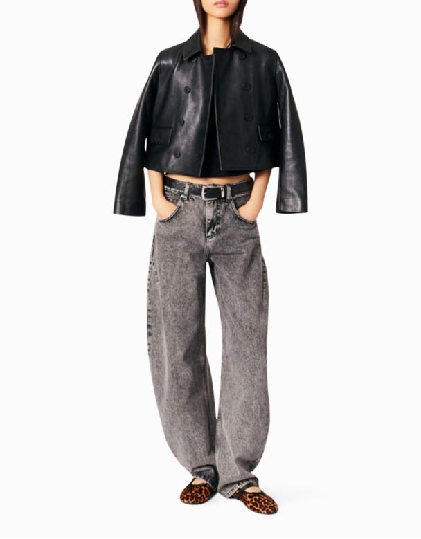 CHW01157 Jeans mit hoher Leibhöhe und entspannter Passform mit Fassbein